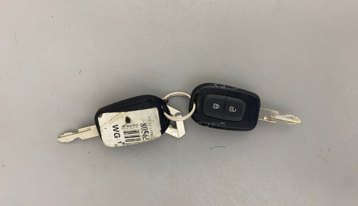 2017 Renault Kwid CLIMBER 1.0 AMT, Petrol, Automatic, 19,505 km, Key Close Up