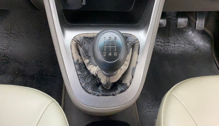 2012 Hyundai i10 ERA 1.1, Petrol, Manual, 27,306 km, Gear lever - Boot cover slightly torn