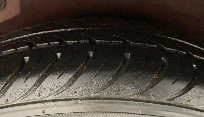 2012 Hyundai i10 ERA 1.1, Petrol, Manual, 27,306 km, Right Rear Tyre Tread