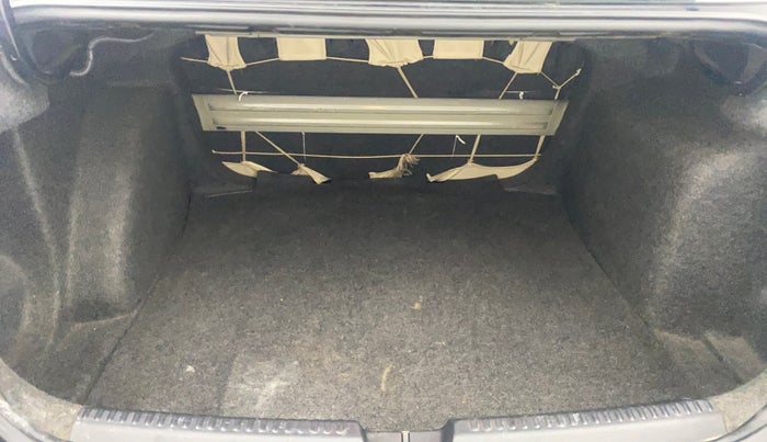 2013 Volkswagen Vento COMFORTLINE DIESEL 1.6, Diesel, Manual, 1,23,502 km, Boot Inside