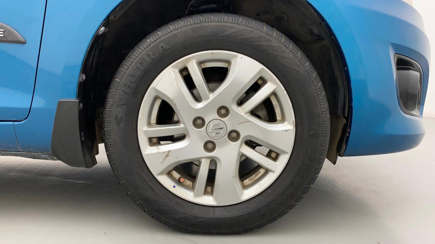 2012 Maruti Swift Dzire ZXI, Petrol, Manual, 1,08,955 km, Right Front Wheel