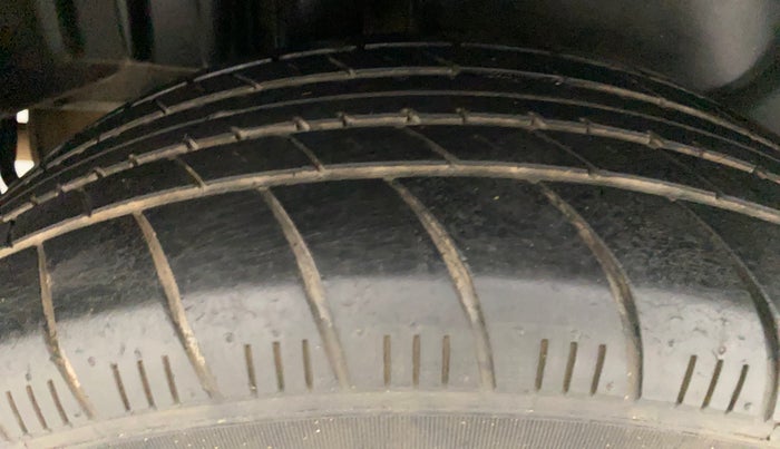 2012 Maruti Swift Dzire ZXI, Petrol, Manual, 1,08,955 km, Right Rear Tyre Tread