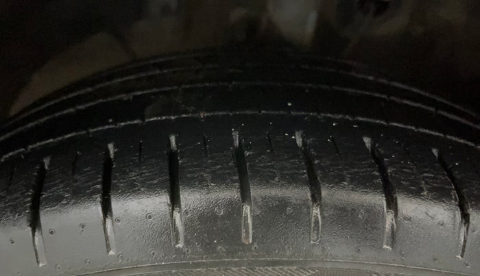 2020 Maruti Baleno ZETA CVT PETROL 1.2, Petrol, Automatic, 38,283 km, Left Front Tyre Tread