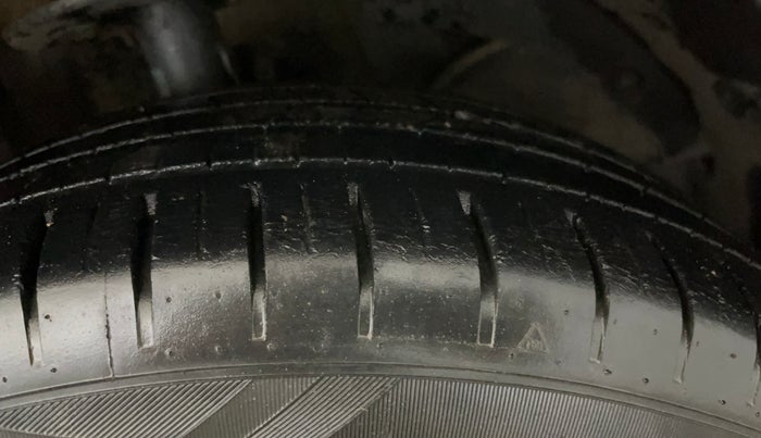 2020 Maruti Baleno ZETA CVT PETROL 1.2, Petrol, Automatic, 38,283 km, Right Front Tyre Tread
