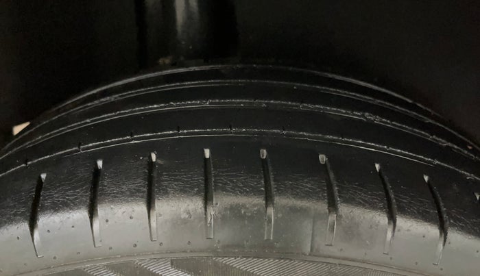 2020 Maruti Baleno ZETA CVT PETROL 1.2, Petrol, Automatic, 38,283 km, Right Rear Tyre Tread