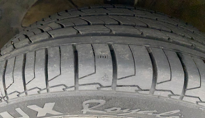2015 Maruti Baleno ALPHA PETROL 1.2, Petrol, Manual, 61,855 km, Left Front Tyre Tread