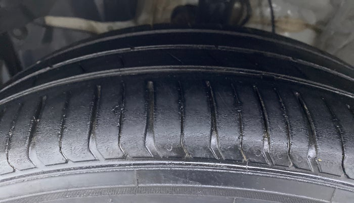 2016 Honda Jazz 1.2 V AT, Petrol, Automatic, 94,950 km, Left Front Tyre Tread