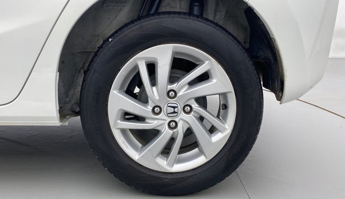 2016 Honda Jazz 1.2 V AT, Petrol, Automatic, 94,950 km, Left Rear Wheel