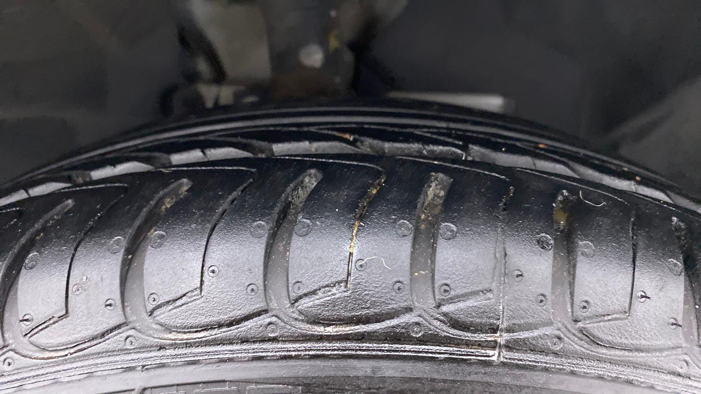 2020 Ford Ecosport 1.5 TITANIUM PLUS TI VCT AT, Petrol, Automatic, 13,554 km, Right Front Tyre Tread