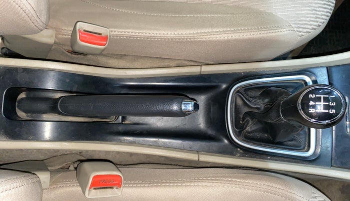 2020 Maruti Ciaz ALPHA 1.5 SHVS PETROL, Petrol, Manual, 1,06,294 km, Gear Lever