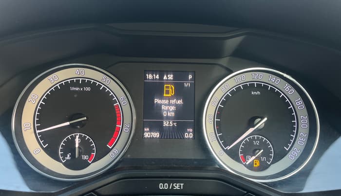 2016 Skoda Superb L&K 1.8 TSI AT, Petrol, Automatic, 90,770 km, Odometer Image