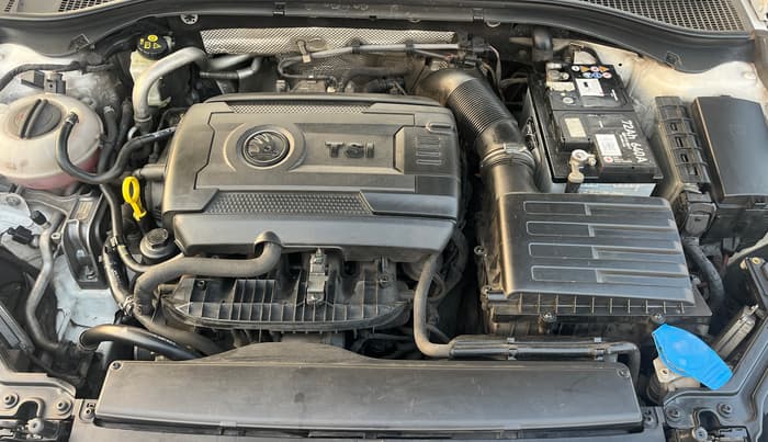 2016 Skoda Superb L&K 1.8 TSI AT, Petrol, Automatic, 90,770 km, Engine View