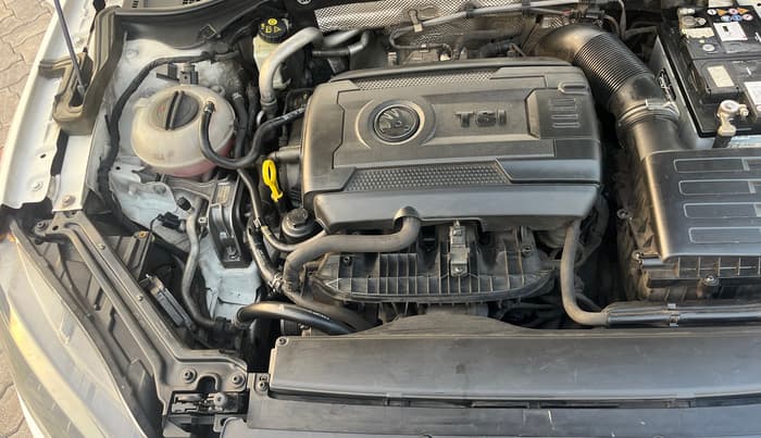 2016 Skoda Superb L&K 1.8 TSI AT, Petrol, Automatic, 90,770 km, Engine View - Right