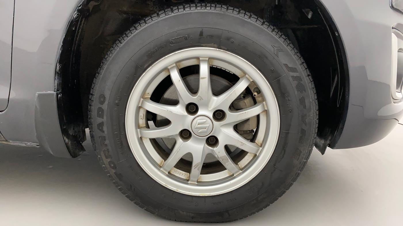 2017 Maruti Swift VXI, Petrol, Manual, 58,683 km, Right Front Wheel