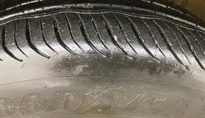 2013 Volkswagen Polo HIGHLINE DIESEL, Diesel, Manual, 86,369 km, Left Front Tyre Tread