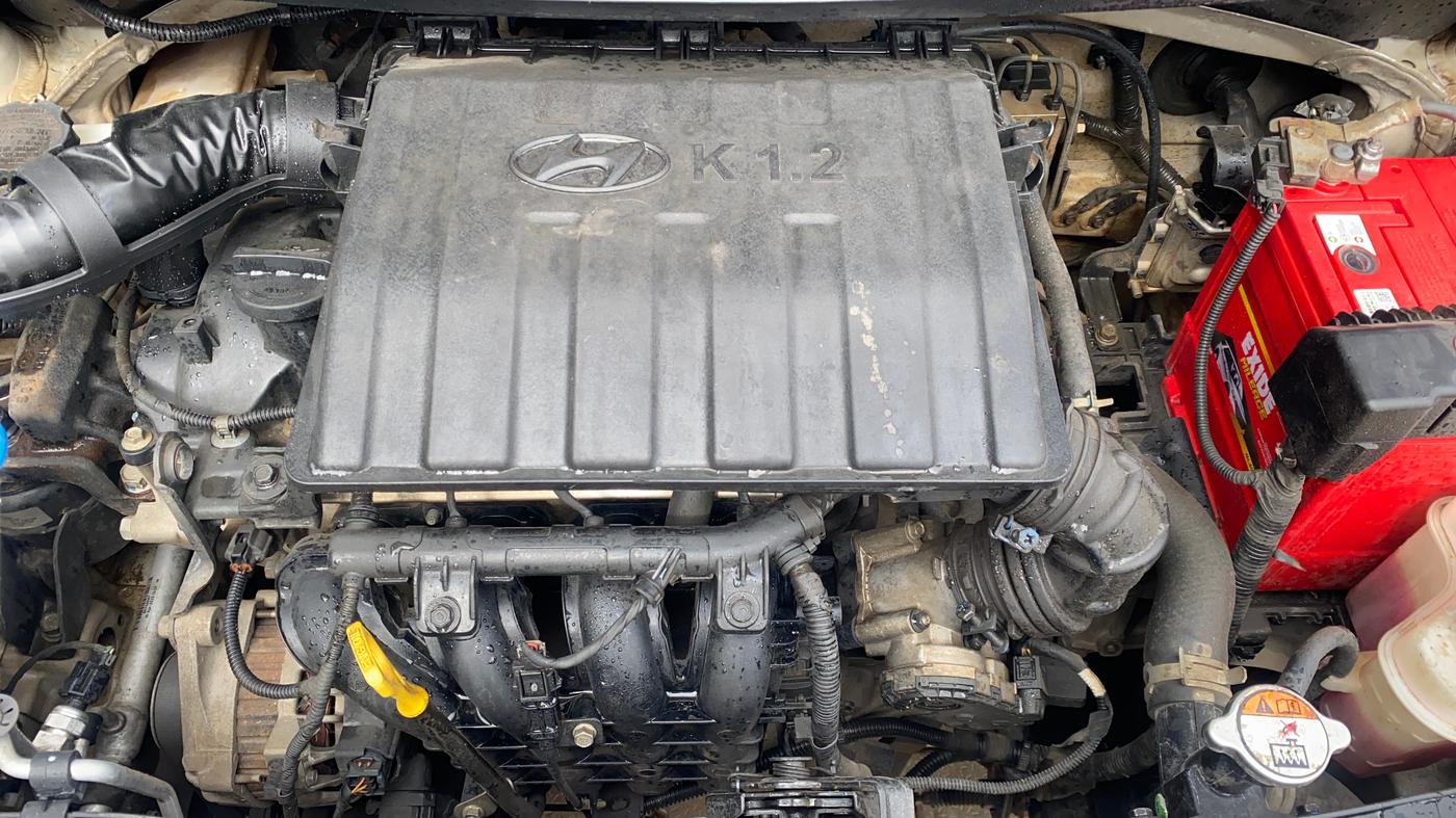 2017 Hyundai Xcent SX 1.2, Petrol, Manual, 79,971 km, Engine View