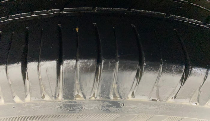 2017 Hyundai Xcent SX 1.2, Petrol, Manual, 79,971 km, Right Rear Tyre Tread