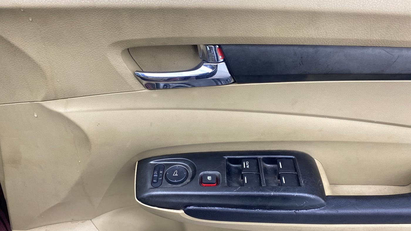 2013 Honda City 1.5L I-VTEC V MT, Petrol, Manual, 89,611 km, Driver Side Door Panels Control