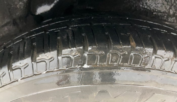 2014 Hyundai i10 MAGNA 1.1, Petrol, Manual, 10,574 km, Left Rear Tyre Tread