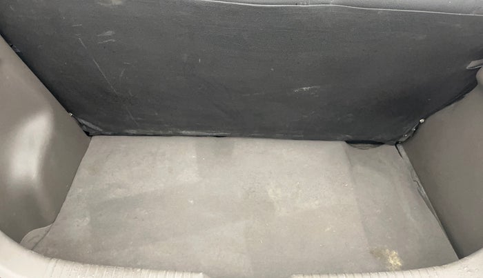 2014 Hyundai i10 MAGNA 1.1, Petrol, Manual, 10,574 km, Boot Inside