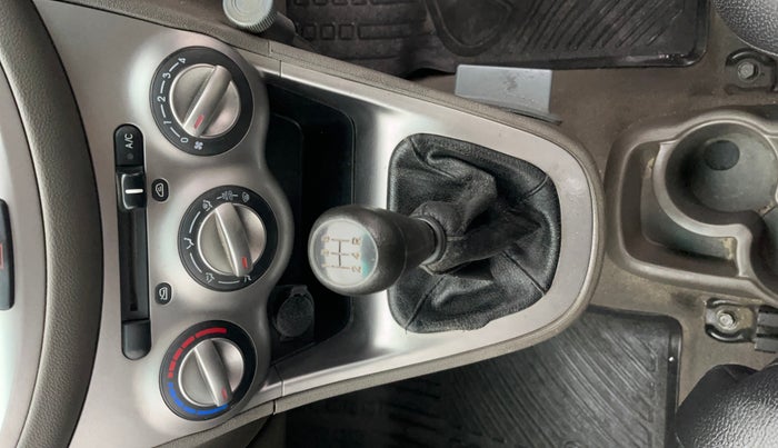 2014 Hyundai i10 MAGNA 1.1, Petrol, Manual, 10,574 km, Gear Lever