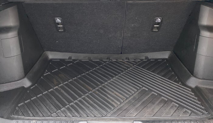 2020 Toyota URBAN CRUISER PREMIUM MT, Petrol, Manual, 17,004 km, Boot Inside