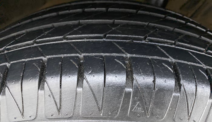 2020 Toyota URBAN CRUISER PREMIUM MT, Petrol, Manual, 17,004 km, Right Front Tyre Tread