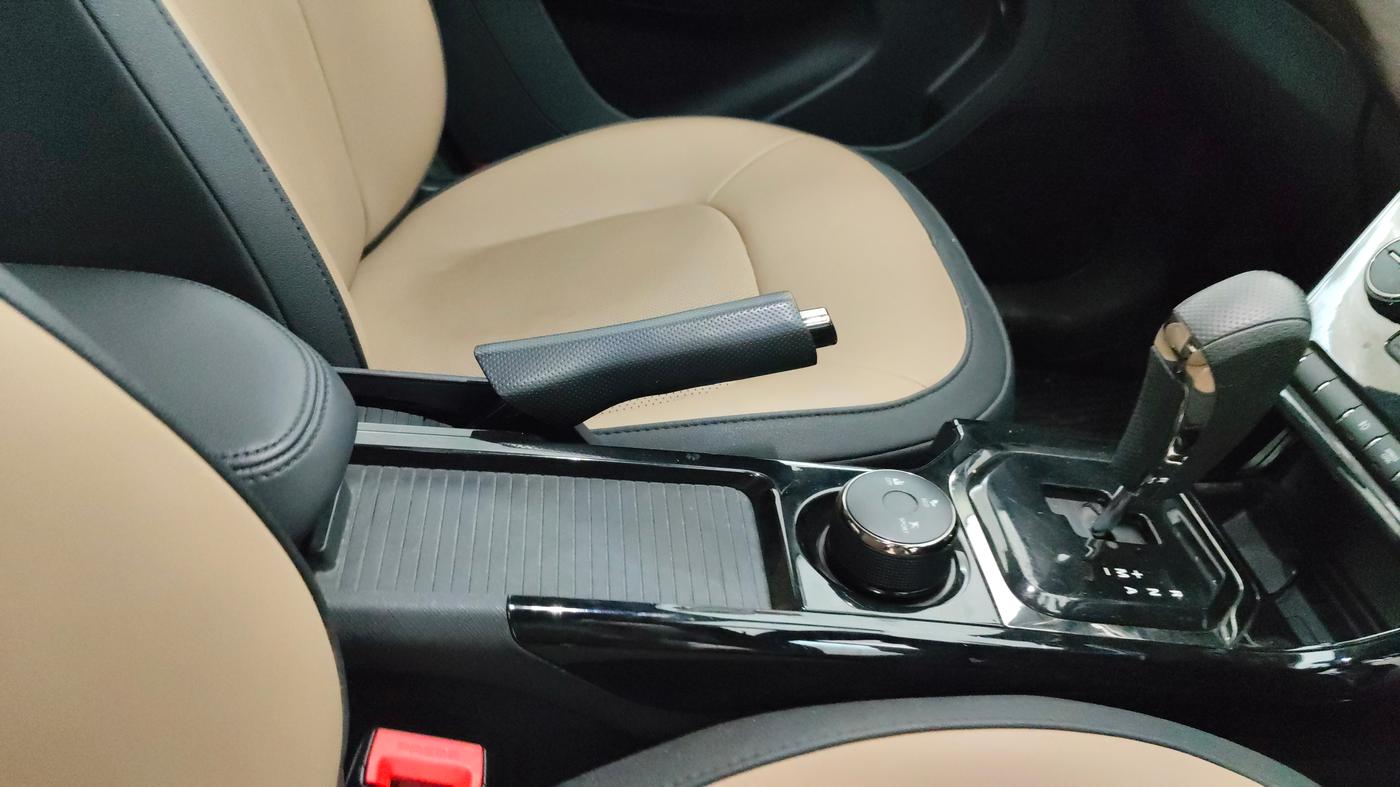 2022 Tata NEXON XZA PLUS (PREMIUM) KAZIRANGA DIESEL, Diesel, Automatic, 23,508 km, Gear Lever