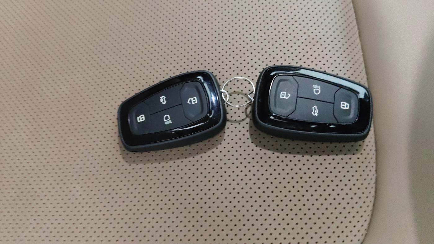 2022 Tata NEXON XZA PLUS (PREMIUM) KAZIRANGA DIESEL, Diesel, Automatic, 23,508 km, Key Close Up