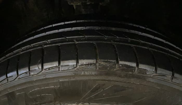 2017 Jeep Compass LIMITED (O) 1.4 PETROL AT, Petrol, Automatic, 62,071 km, Right Front Tyre Tread