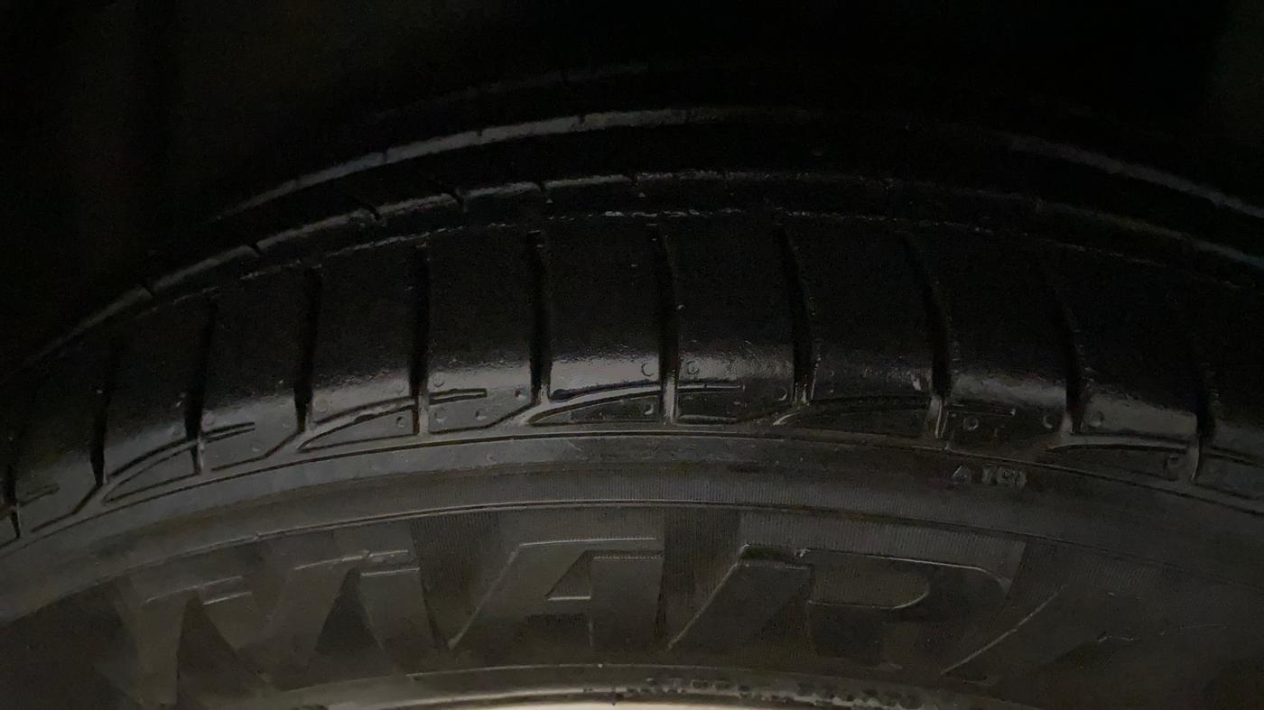 2017 Jeep Compass LIMITED (O) 1.4 PETROL AT, Petrol, Automatic, 62,094 km, Left Rear Tyre Tread