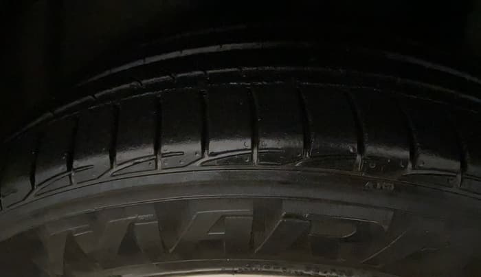 2017 Jeep Compass LIMITED (O) 1.4 PETROL AT, Petrol, Automatic, 62,071 km, Left Rear Tyre Tread