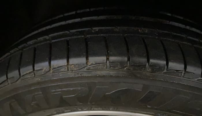 2017 Jeep Compass LIMITED (O) 1.4 PETROL AT, Petrol, Automatic, 62,071 km, Left Front Tyre Tread
