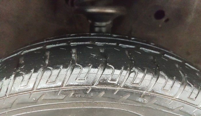 2014 Maruti Wagon R 1.0 VXI, Petrol, Manual, 68,259 km, Right Front Tyre Tread