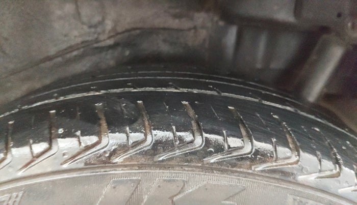 2014 Maruti Wagon R 1.0 VXI, Petrol, Manual, 68,259 km, Left Rear Tyre Tread