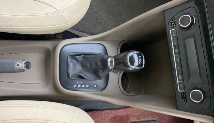 2015 Skoda Rapid 1.5 TDI CR ELEGANCE AT, Diesel, Automatic, 66,222 km, Gear Lever