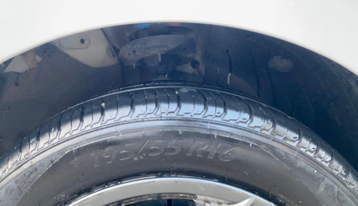 2023 Hyundai NEW I20 SPORTZ 1.2 MT, Petrol, Manual, 31,108 km, Right Front Tyre Tread