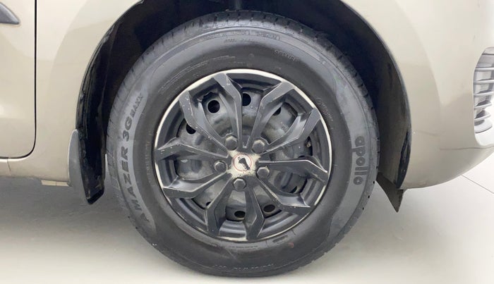 2021 Maruti Swift VXI AMT, Petrol, Automatic, 26,651 km, Right Front Wheel