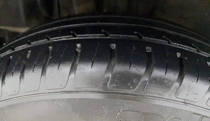 2021 Maruti Swift VXI AMT, Petrol, Automatic, 26,651 km, Right Rear Tyre Tread