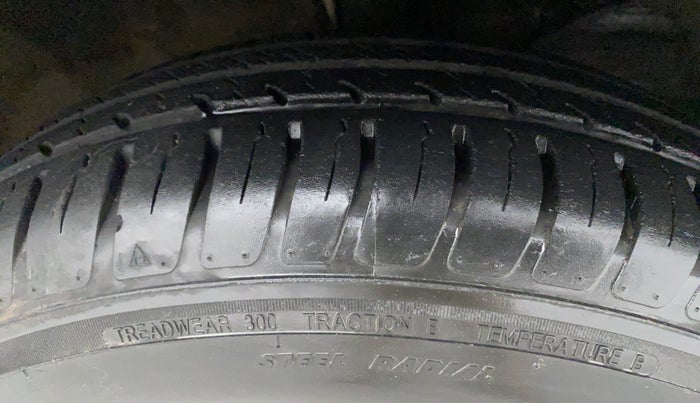 2021 Maruti Swift VXI AMT, Petrol, Automatic, 26,651 km, Right Front Tyre Tread