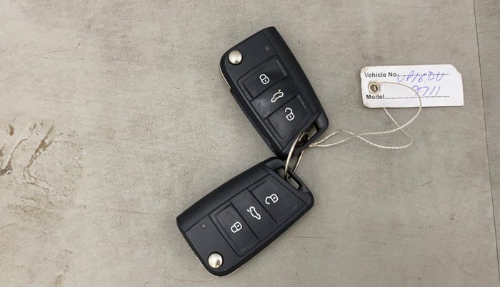 2023 Skoda SLAVIA STYLE 1.0L TSI AT, Petrol, Automatic, 48,589 km, Key Close Up