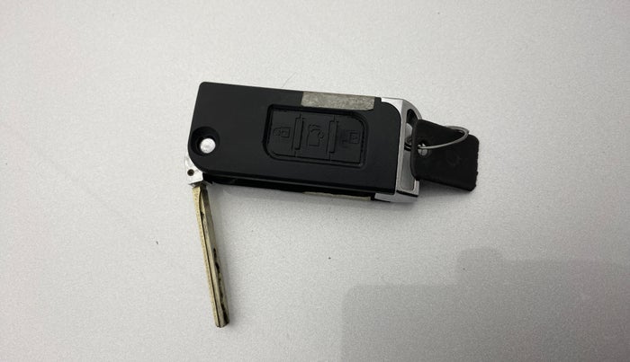 2014 Mahindra XUV500 W4, Diesel, Manual, 88,808 km, Lock system - Remote key minor damage