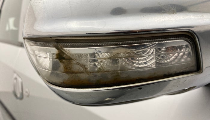 2014 Mahindra XUV500 W4, Diesel, Manual, 88,808 km, Right rear-view mirror - Indicator light has minor damage