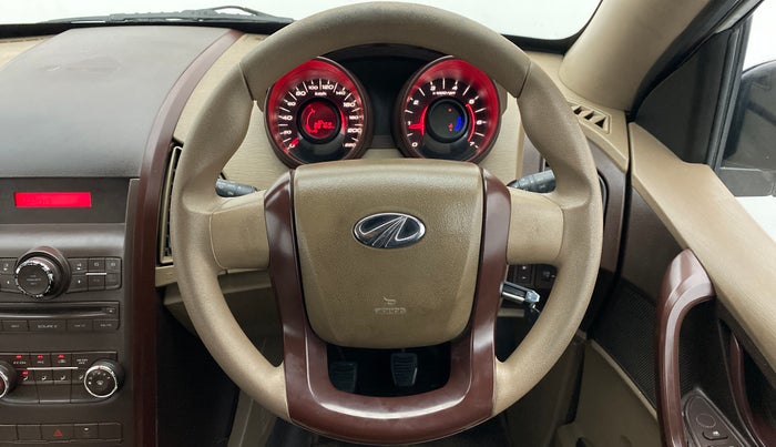2014 Mahindra XUV500 W4, Diesel, Manual, 88,808 km, Steering Wheel Close Up