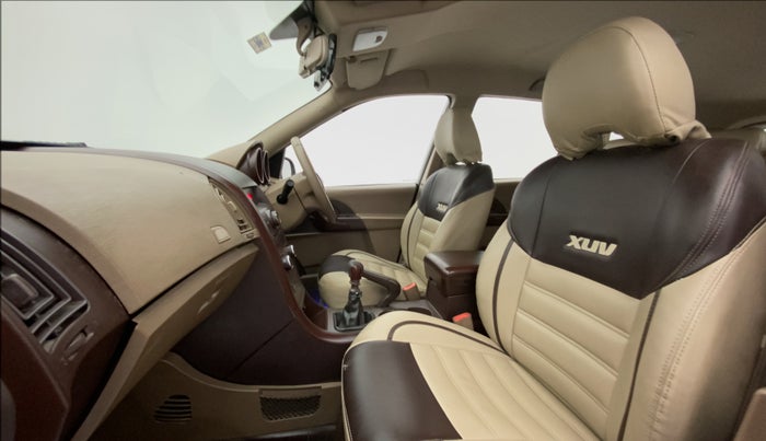 2014 Mahindra XUV500 W4, Diesel, Manual, 88,808 km, Right Side Front Door Cabin