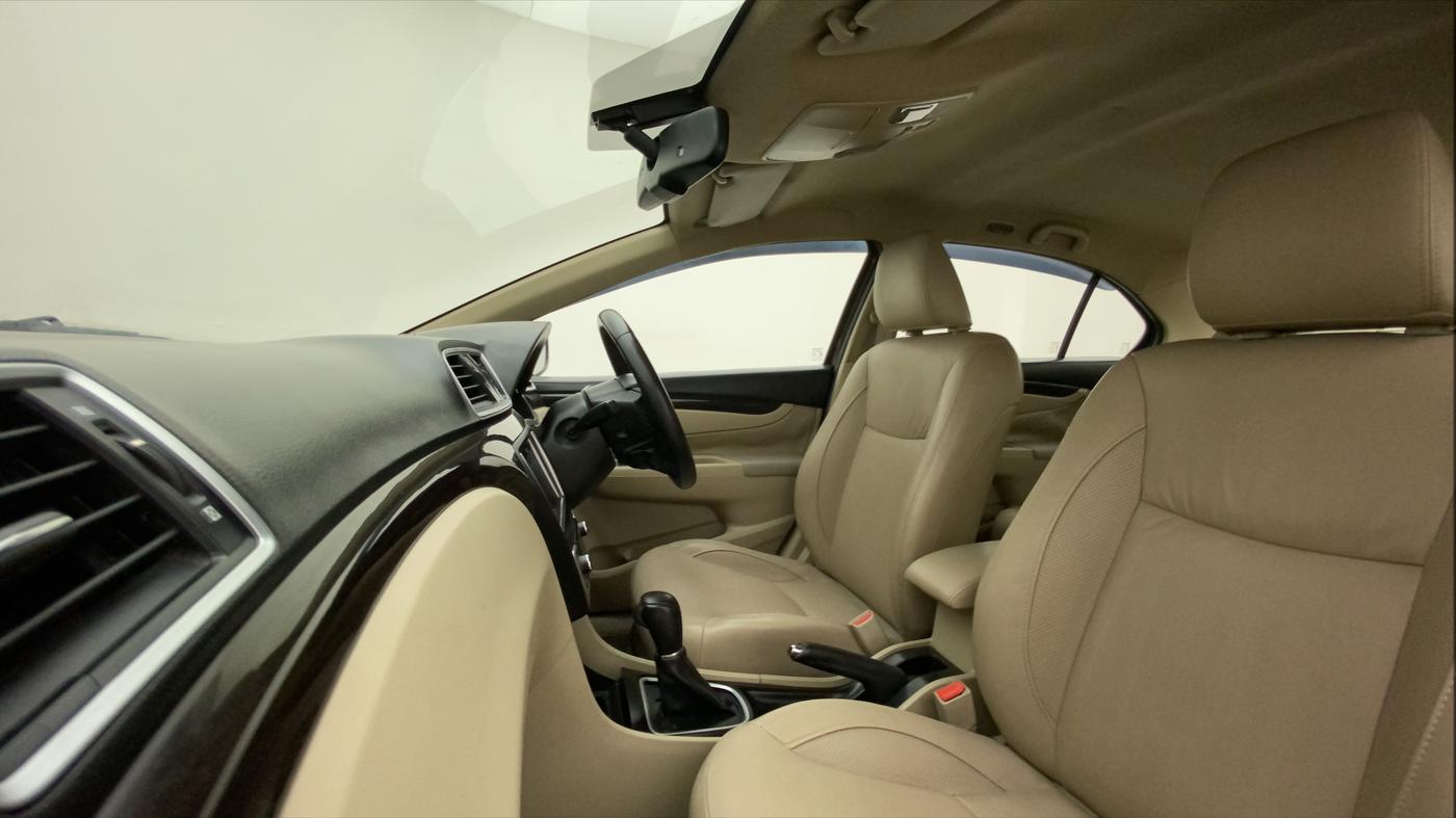 2016 Maruti Ciaz ZXI AT, Petrol, Automatic, 63,502 km, Right Side Front Door Cabin