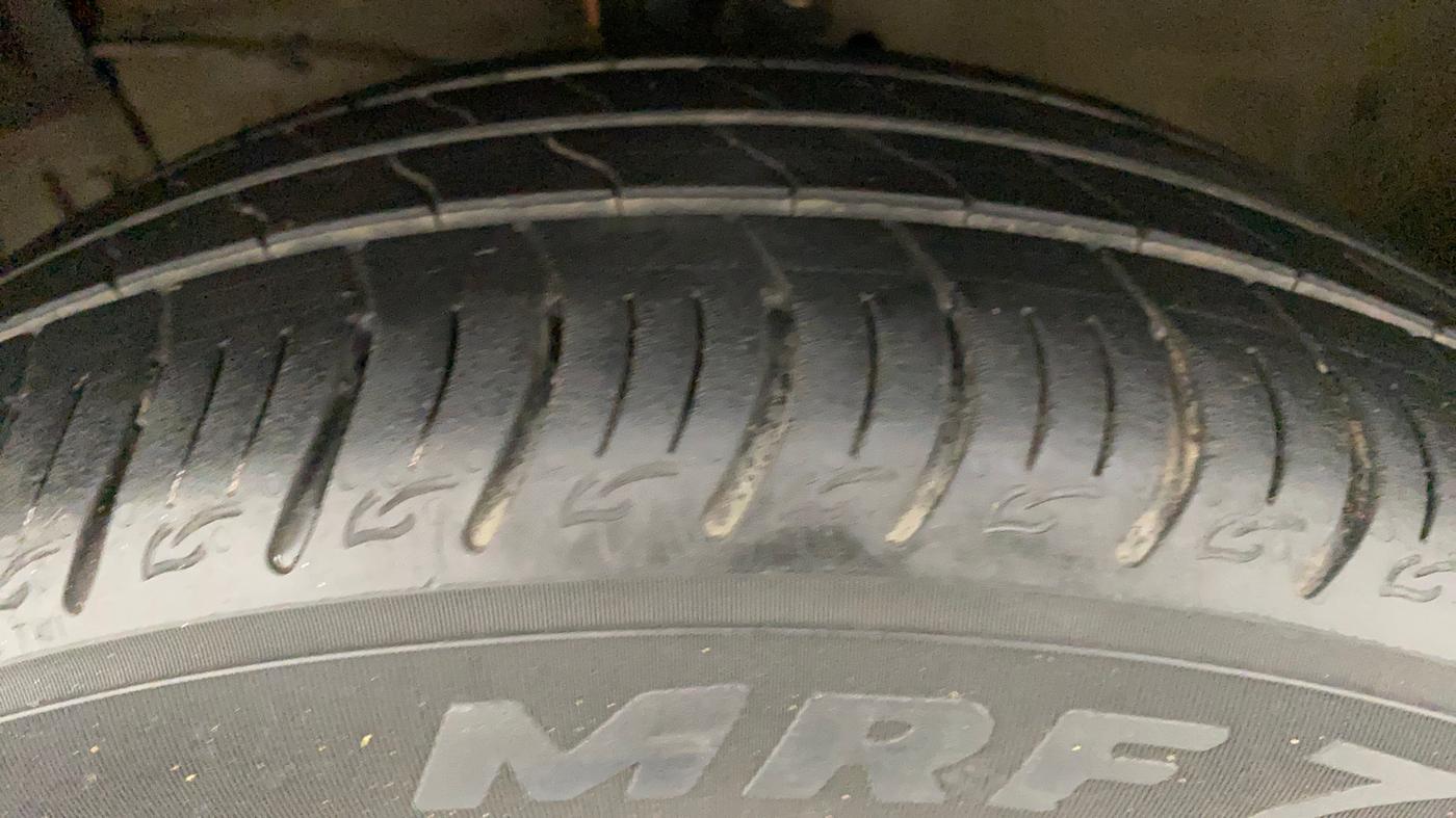 2016 Maruti Ciaz ZXI AT, Petrol, Automatic, 63,502 km, Left Front Tyre Tread