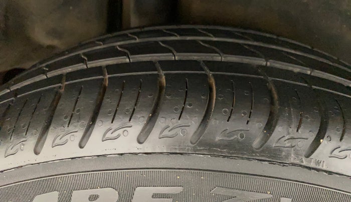 2016 Maruti Ciaz ZXI AT, Petrol, Automatic, 63,502 km, Right Rear Tyre Tread