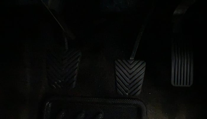 2024 KIA CARENS PRESTIGE 1.5 PETROL 7 STR, Petrol, Manual, 17,853 km, Pedals