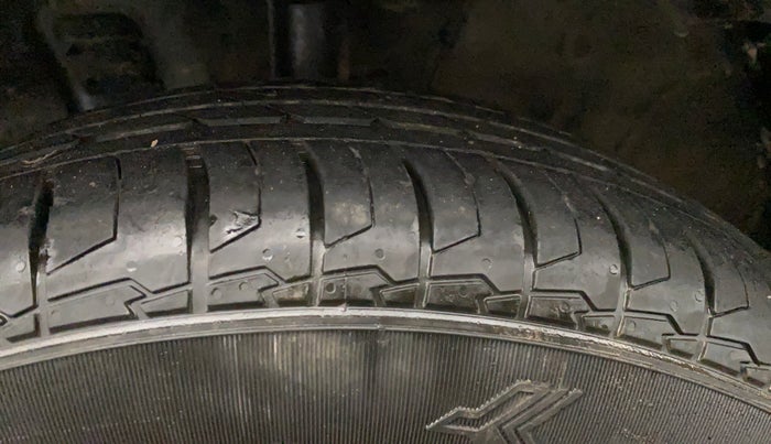 2024 KIA CARENS PRESTIGE 1.5 PETROL 7 STR, Petrol, Manual, 17,853 km, Left Front Tyre Tread